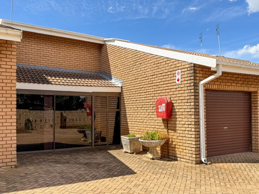 1 Bedroom Property for Sale in Oudorp North West